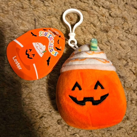 Squishmallows Other - NWT 3.5” Lester the Pumpkin Spice Latte Squishmallow Clip 🎃
